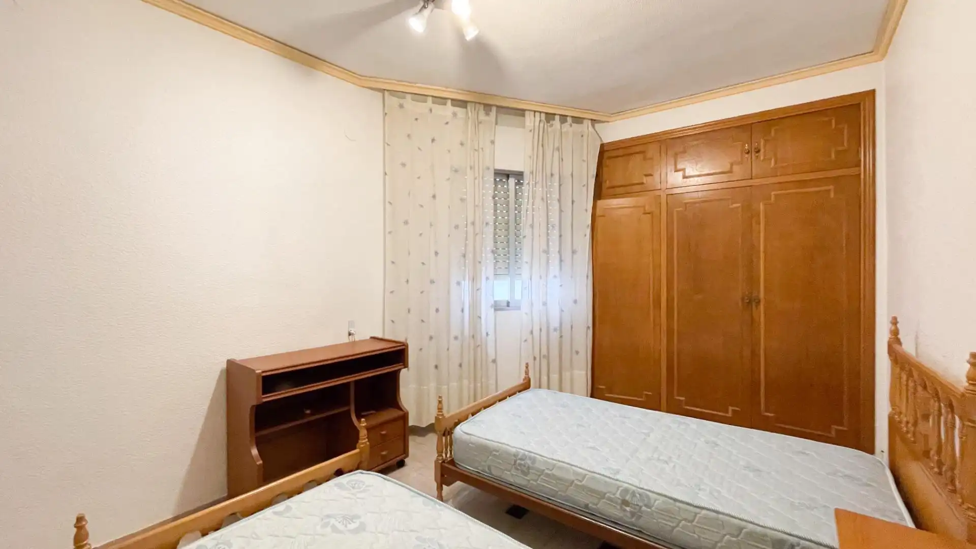 Habitación de Ático en venta en Benidorm con Aire acondicionado, Terraza y Trastero
