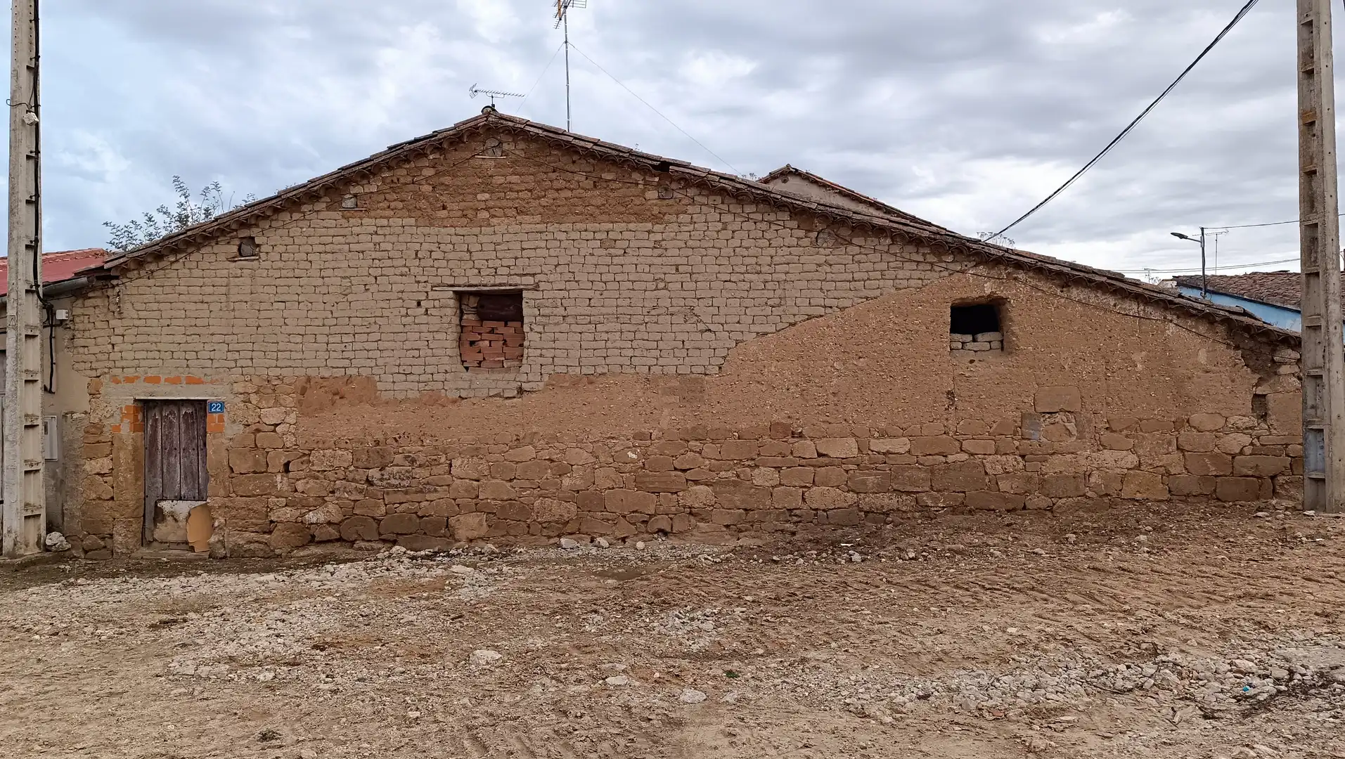 Vista exterior de Finca rústica en venda en Espino de la Orbada amb Moblat