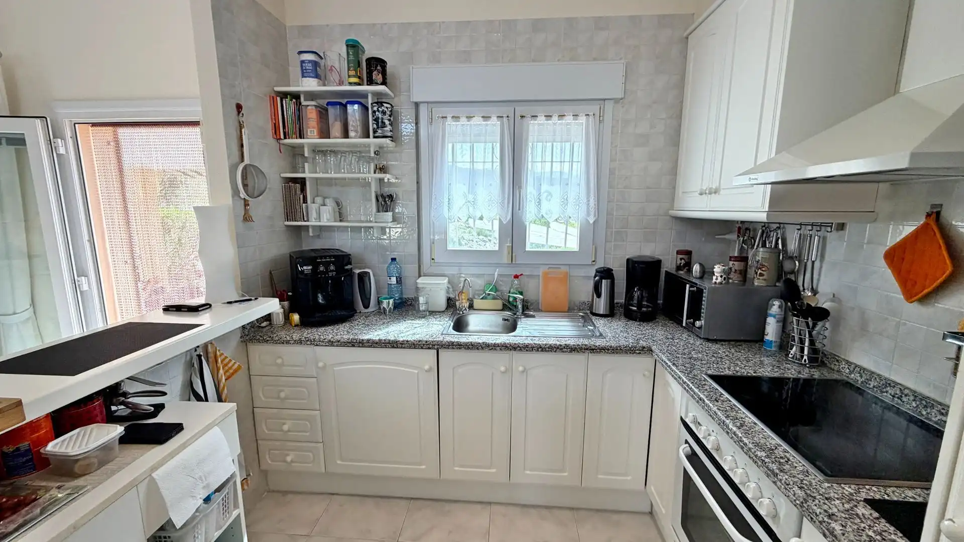 Cocina de Casa o chalet en venta en Orba con Aire acondicionado, Calefacción y Jardín privado