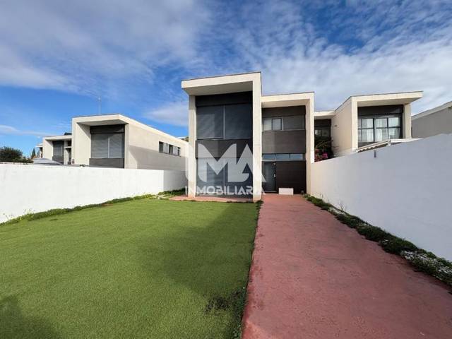 Casa adosada en Alquiler en San Antonio de Benagéber