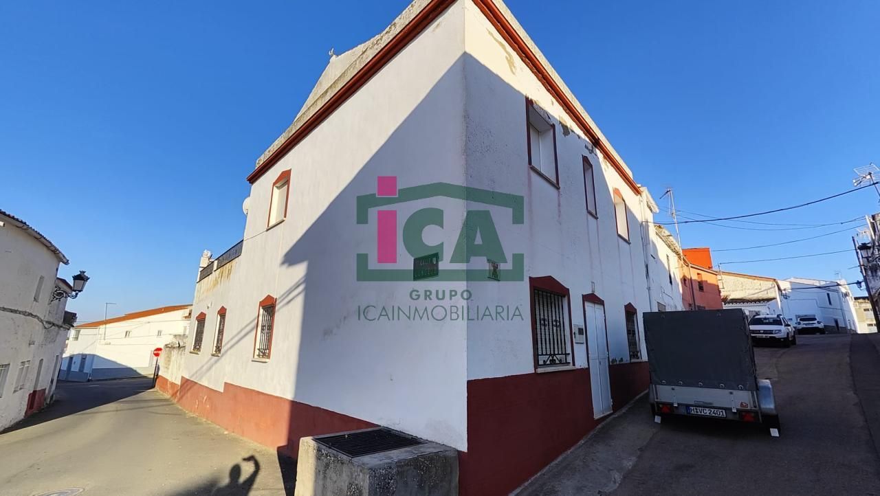 Vista exterior de Casa o chalet en venta en Sierra de Fuentes con Terraza y Trastero