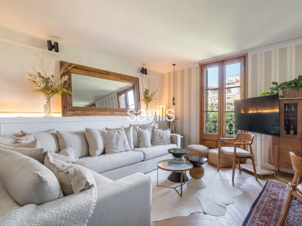 Sala d'estar de Apartament en venda en Barcelona amb Aire condicionat, Terrassa i Forn