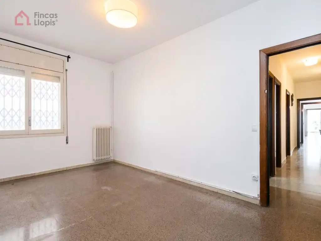 Habitación de Piso en venta en Barcelona con Balcón