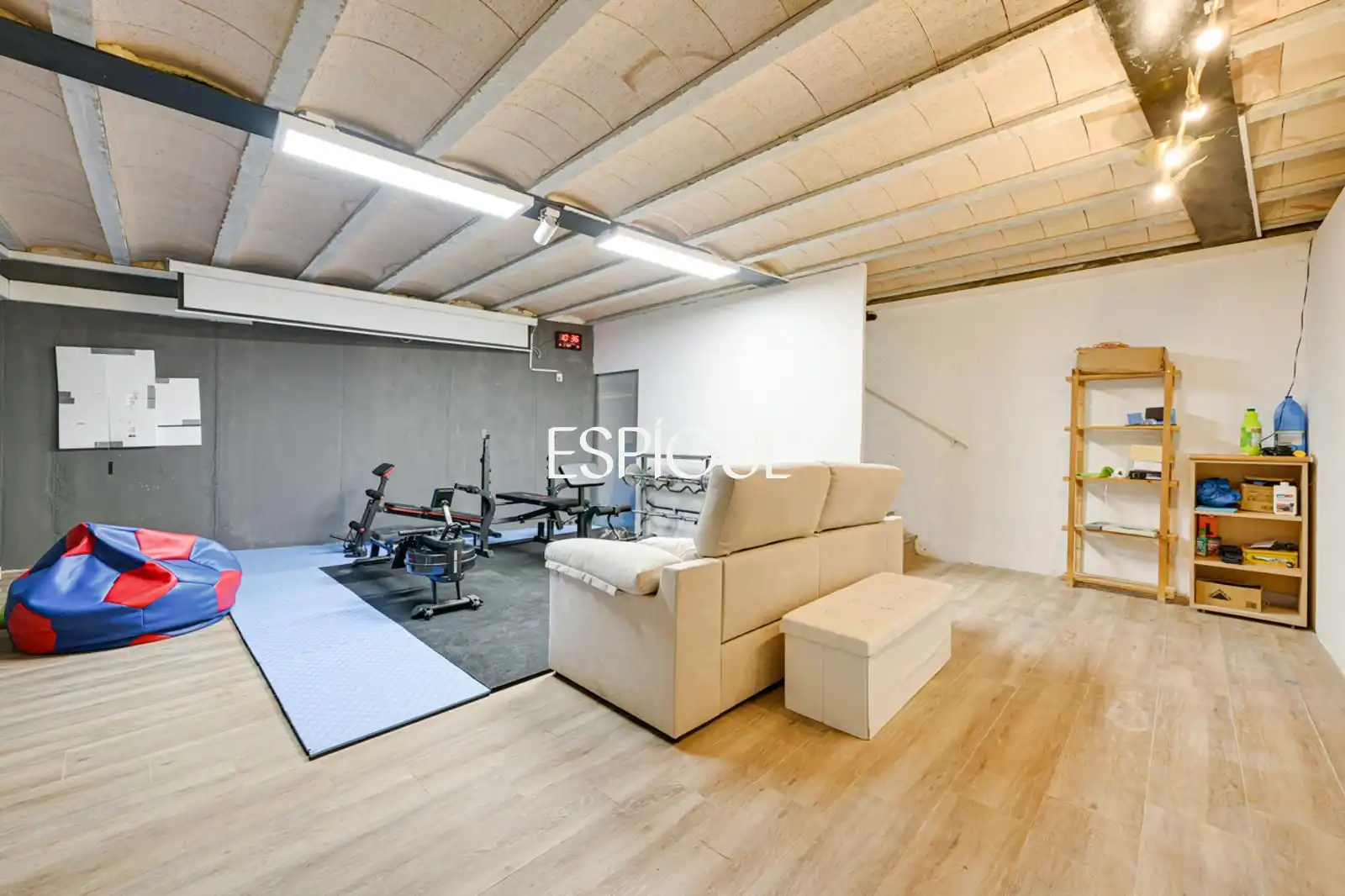 Houses for sale in Rubí  with Air Conditioner, Heating and Terrace