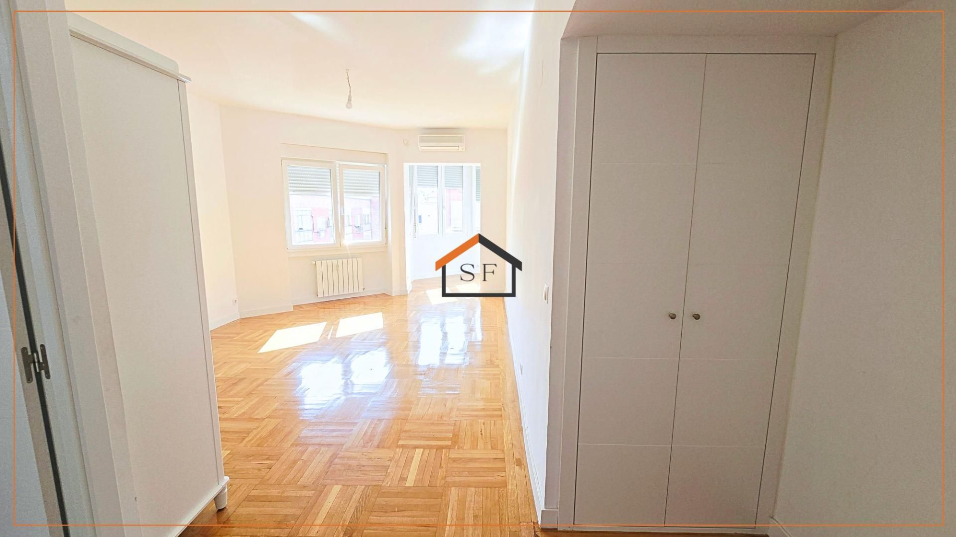 Bedroom of Flat to rent in  Madrid Capital  with Heating and Parquet flooring