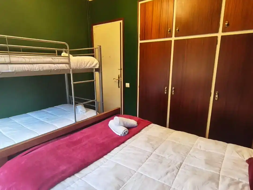 Dormitori de Pis en venda en La Llacuna amb Aire condicionat, Piscina i Balcó