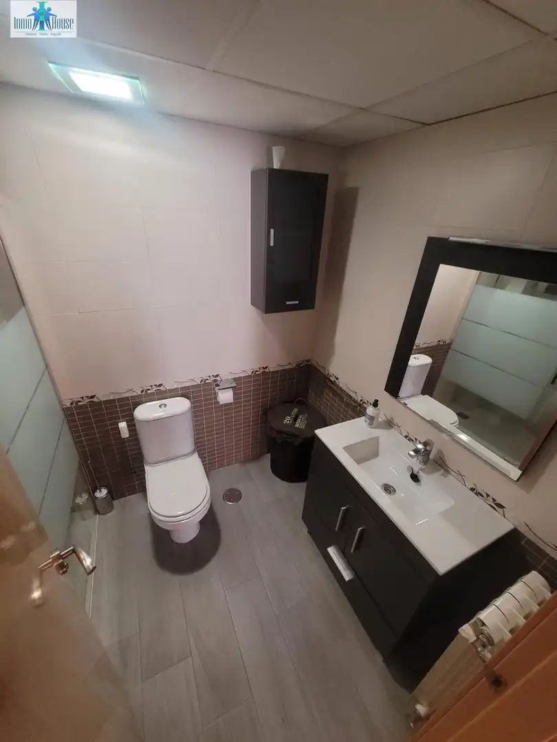 Bany de Apartament de lloguer en Albacete amb Aire condicionat, Calefacció i Parquet