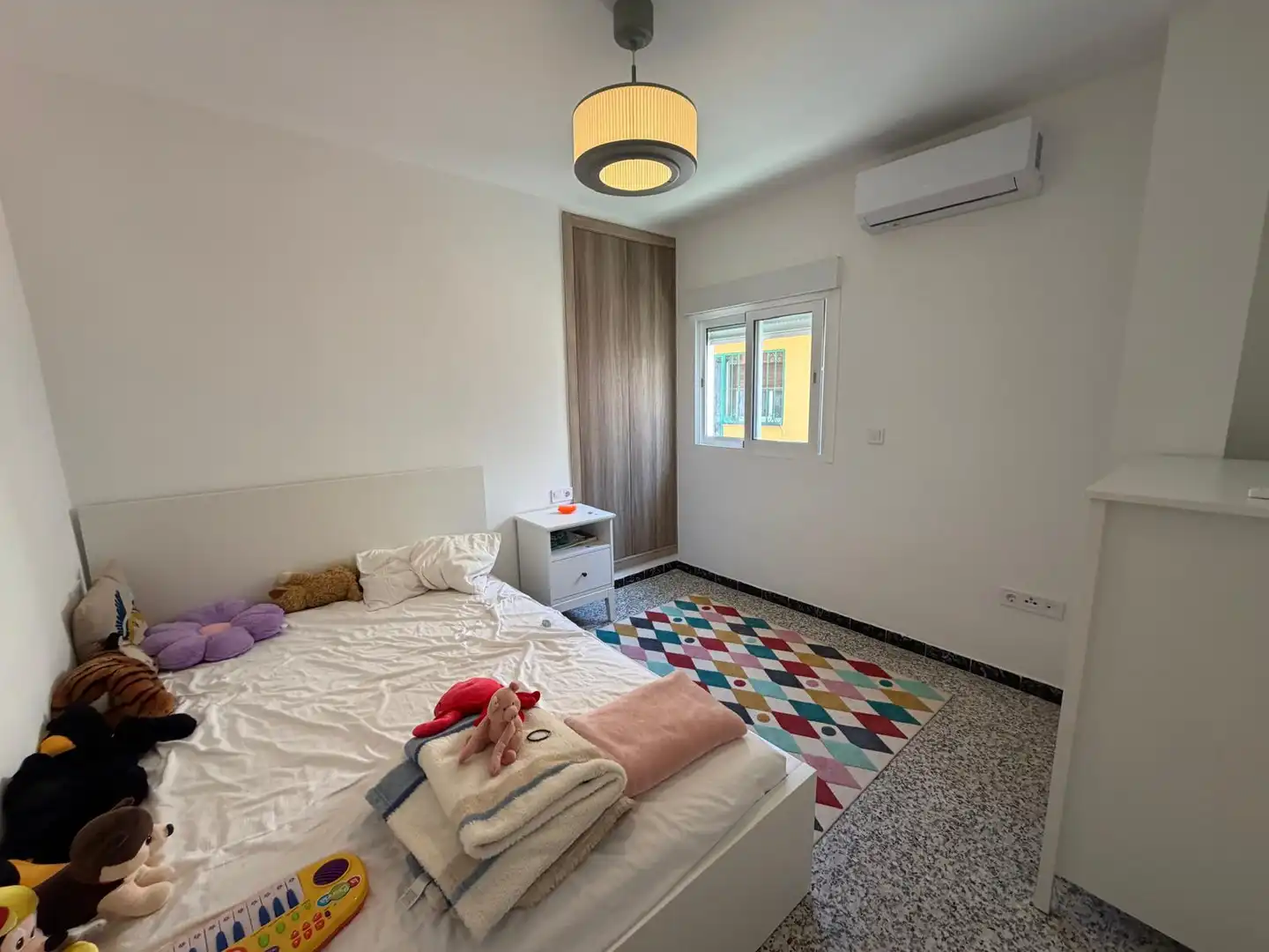 Dormitori de Casa adosada en venda en Benalmádena amb Aire condicionat, Terrassa i Moblat