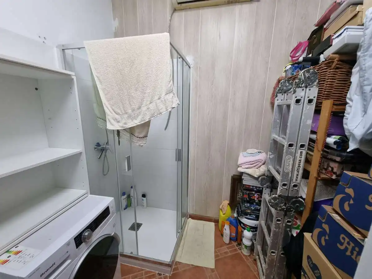 Bathroom of Flat for sale in Arrecife  with Storage room and Furnished
