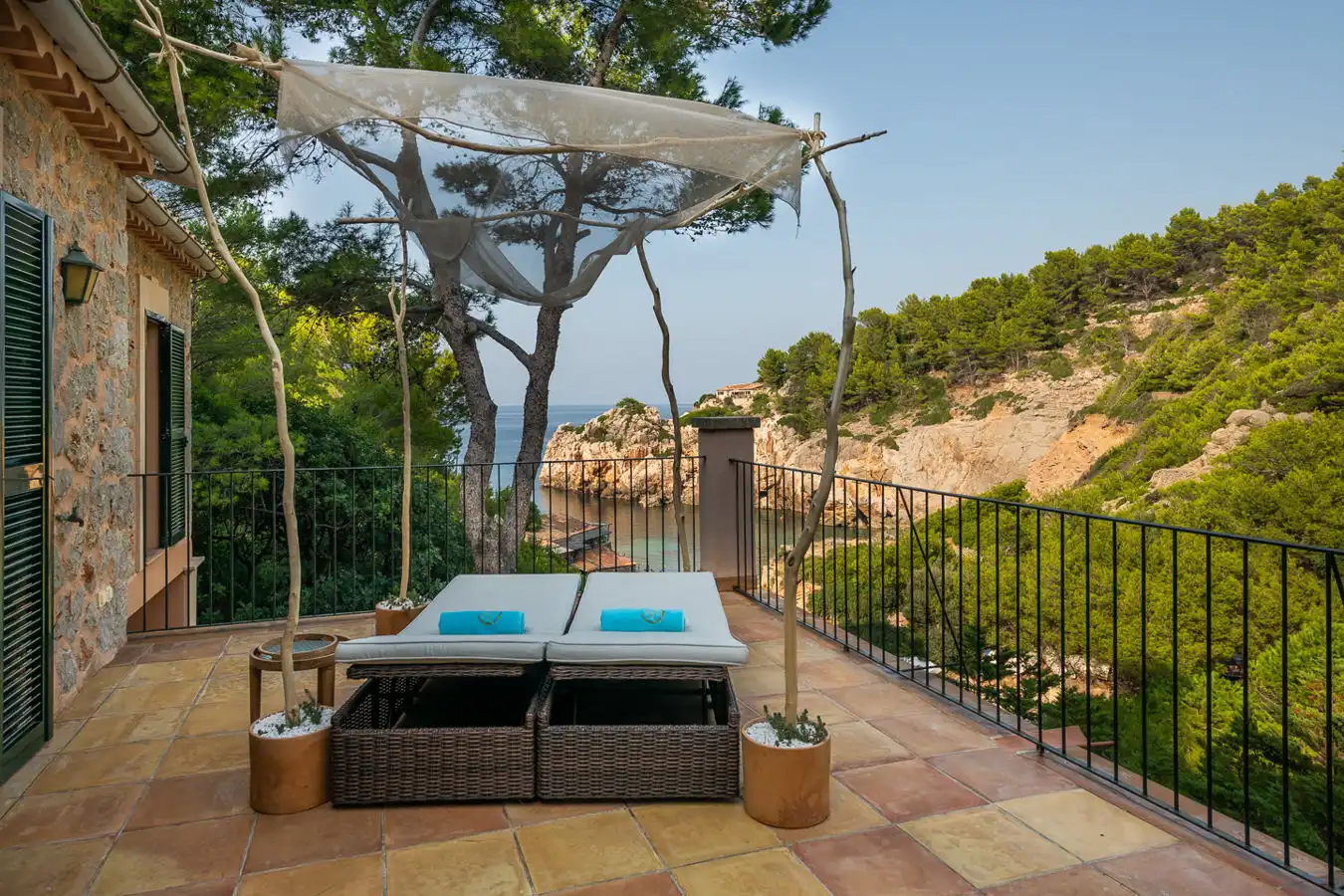 Country homes for sale in Deià