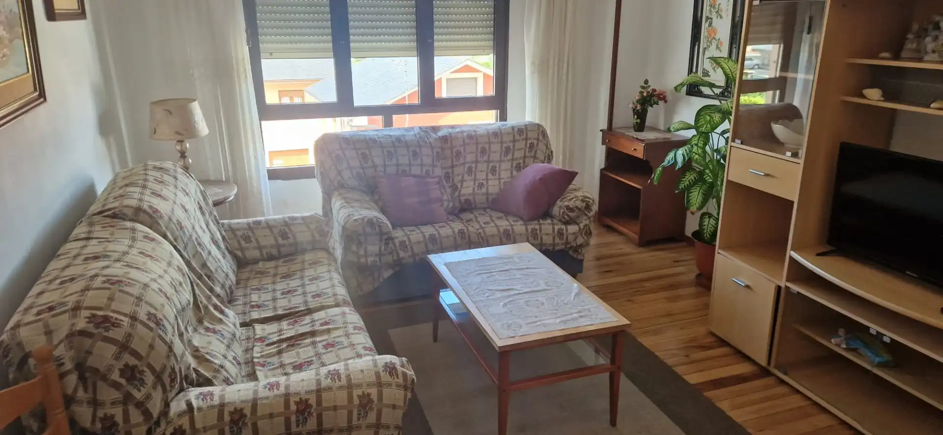 Sala de estar de Piso de alquiler en Tapia de Casariego con Amueblado, Horno y Lavadora