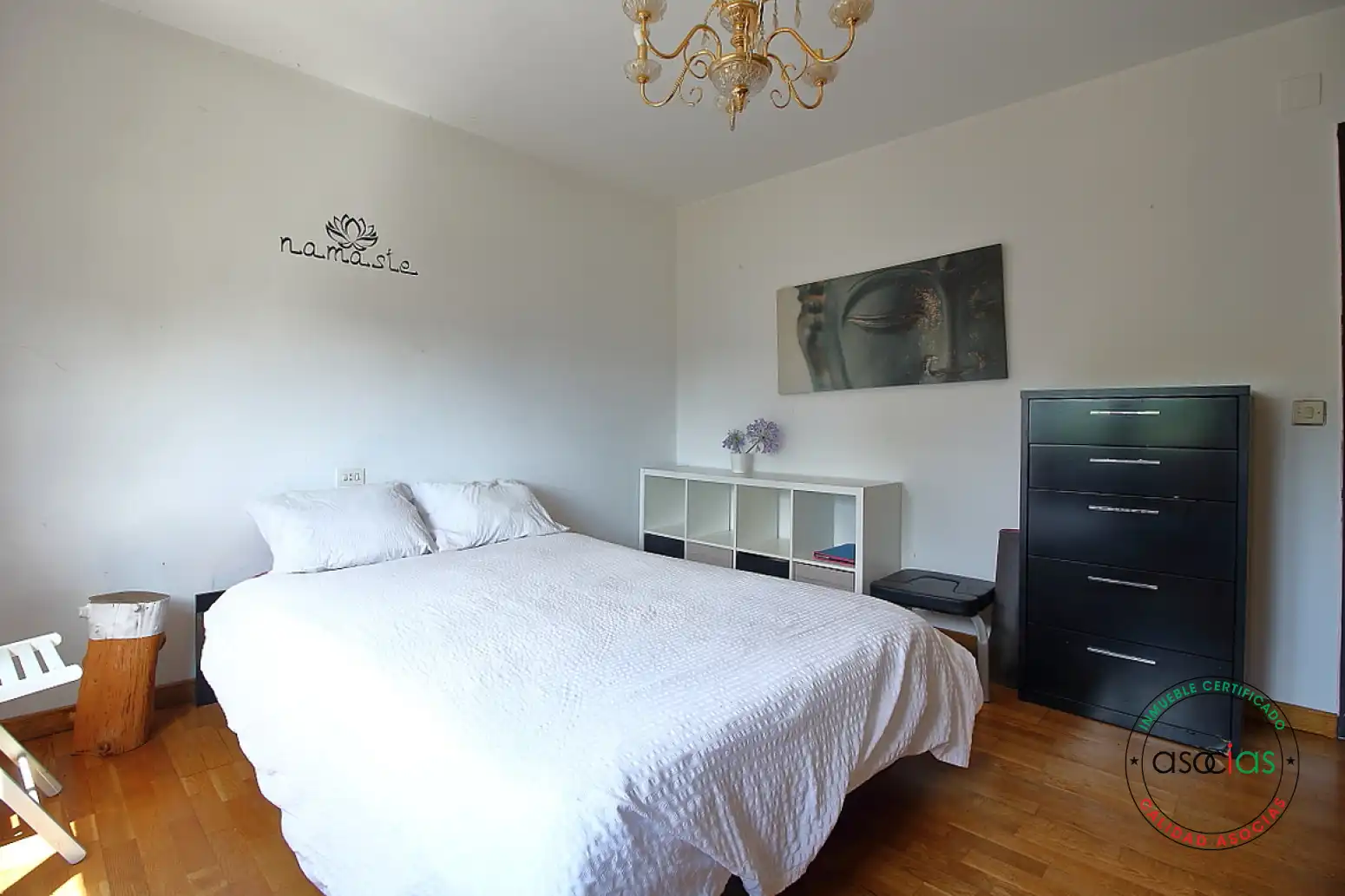 Dormitori de Casa o xalet en venda en Gijón  amb Calefacció, Parquet i Moblat
