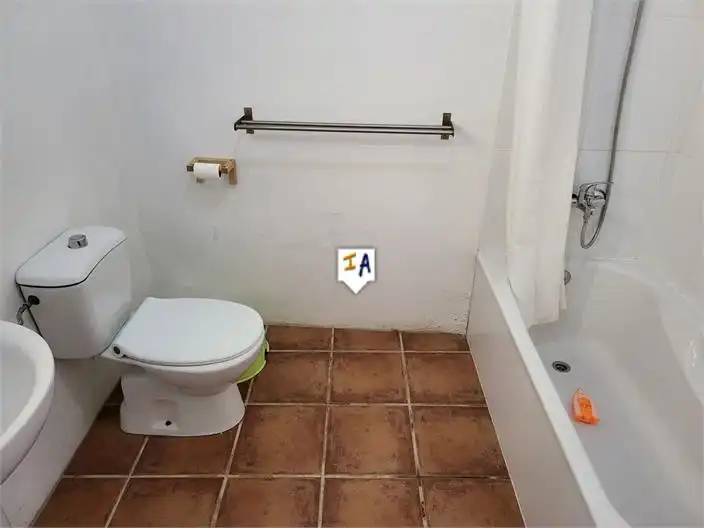 Bany de Casa adosada en venda en Lora de Estepa amb Piscina