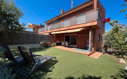 Terrassa de Casa adosada en venda en Llinars del Vallès amb Aire condicionat, Calefacció i Jardí privat