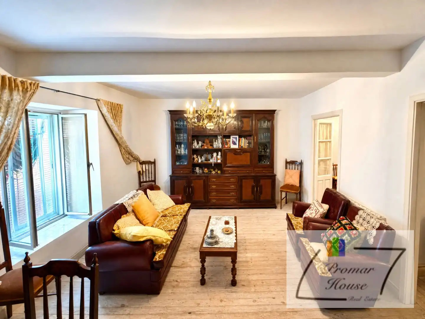 Living room of Houses for sale in Rivilla de Barajas  with Storage room