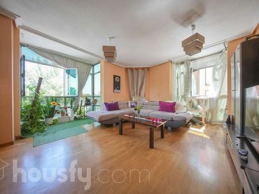 Appartement avec balcon à vendre à Cine .