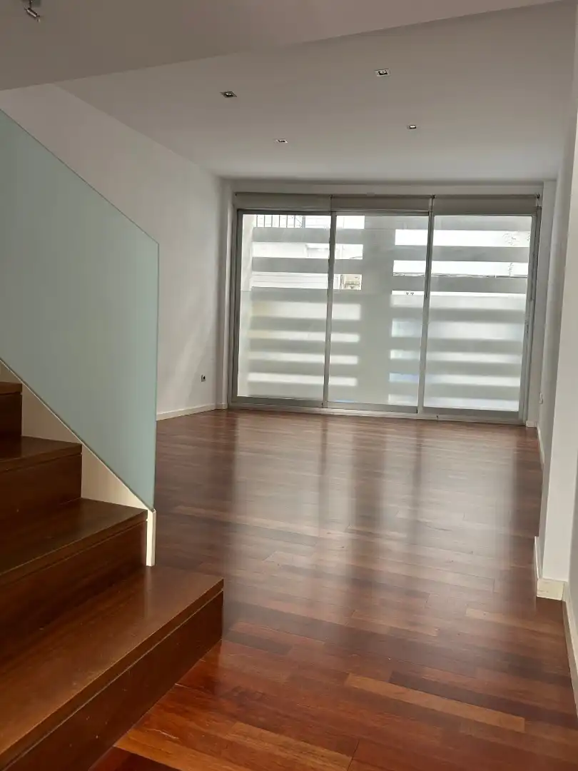 Sala de estar de Dúplex de alquiler en Sevilla con Aire acondicionado, Calefacción y Parquet