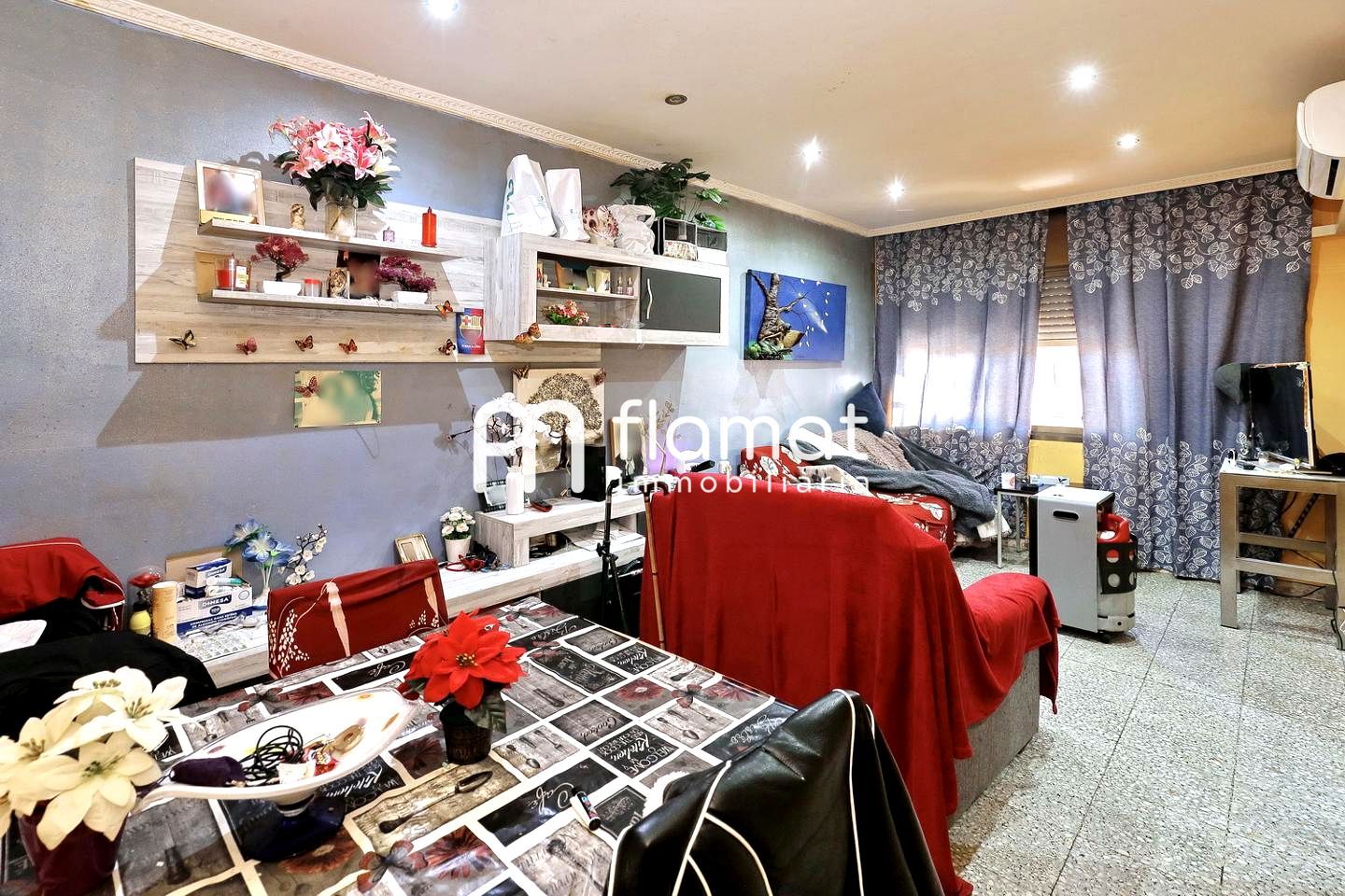 Exterior view of Flat for sale in Santa Coloma de Gramenet  with Terrace