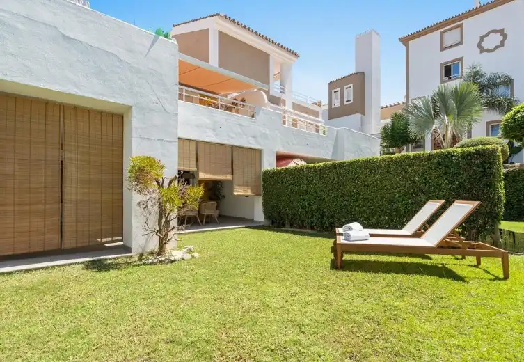 Jardí de Planta baixa en venda en Estepona amb Aire condicionat, Jardí privat i Terrassa
