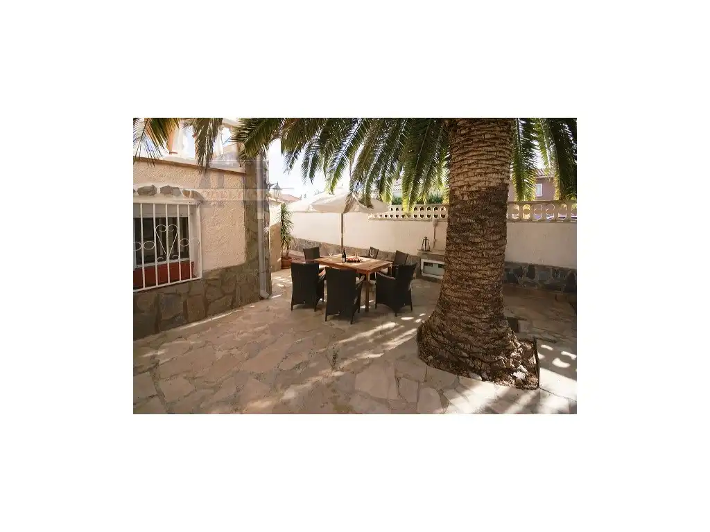 Casa amb piscina en venda a Calle Illes Canaries De Les, imagen 5