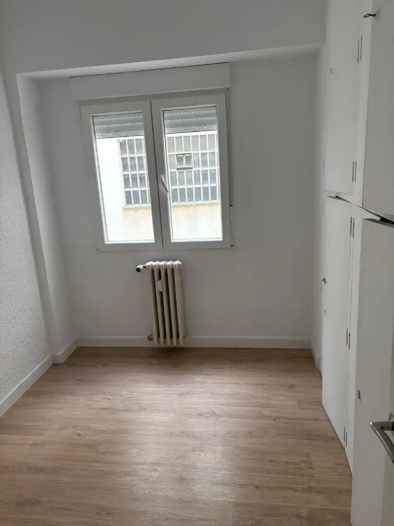 Bedroom of Flat for rent in Zaragoza  with Heating, Parquet flooring and Oven