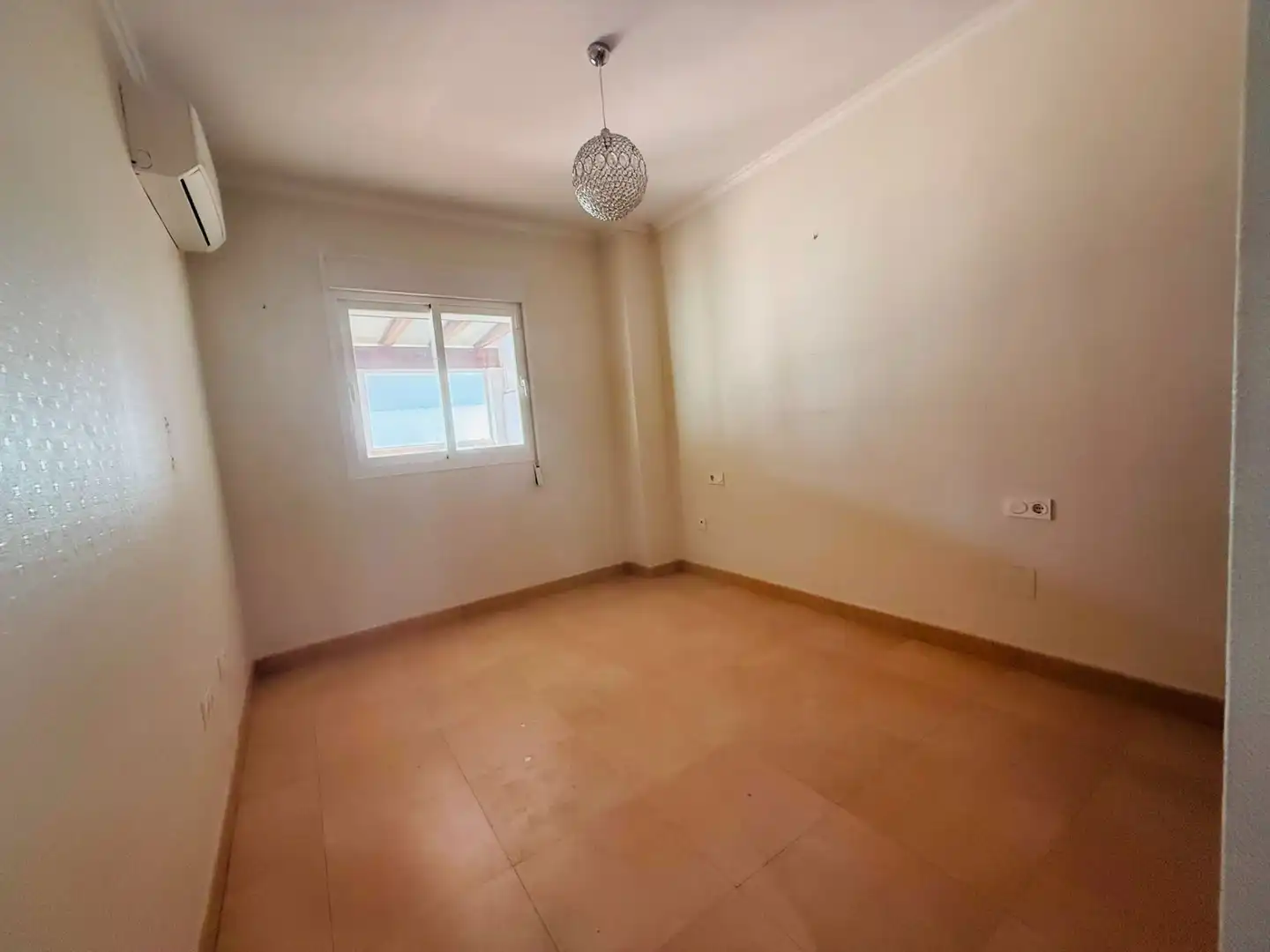 Bedroom of Flat for sale in Vélez-Málaga  with Air Conditioner, Heating and Storage room