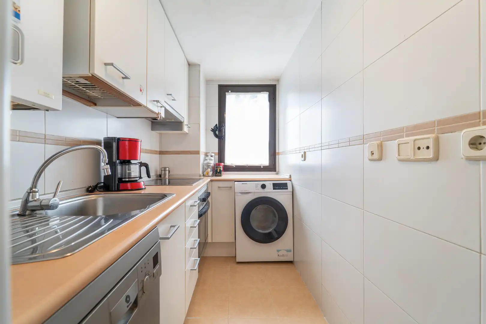 Kitchen of Flat for sale in Madrid  with Air Conditioner, Heating and Storage room