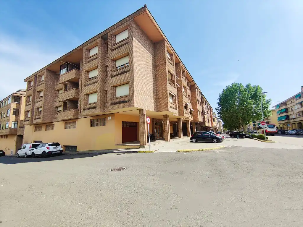 Vista exterior de Local en venta en Graus