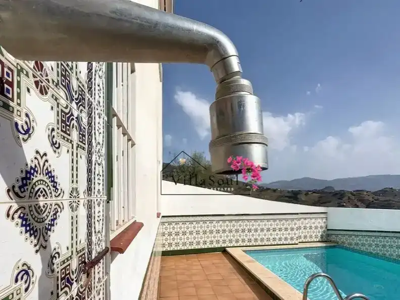 Vista exterior de Casa adosada en venda en Cútar, Málaga