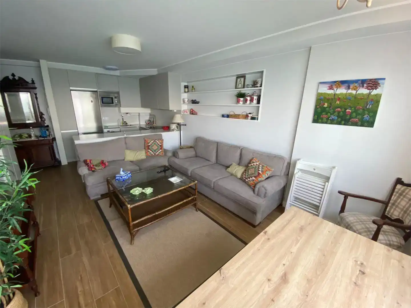 Wohnzimmer von Wohnung zur Miete in Vigo  mit Privatgarten, Parkett und Möbliert
