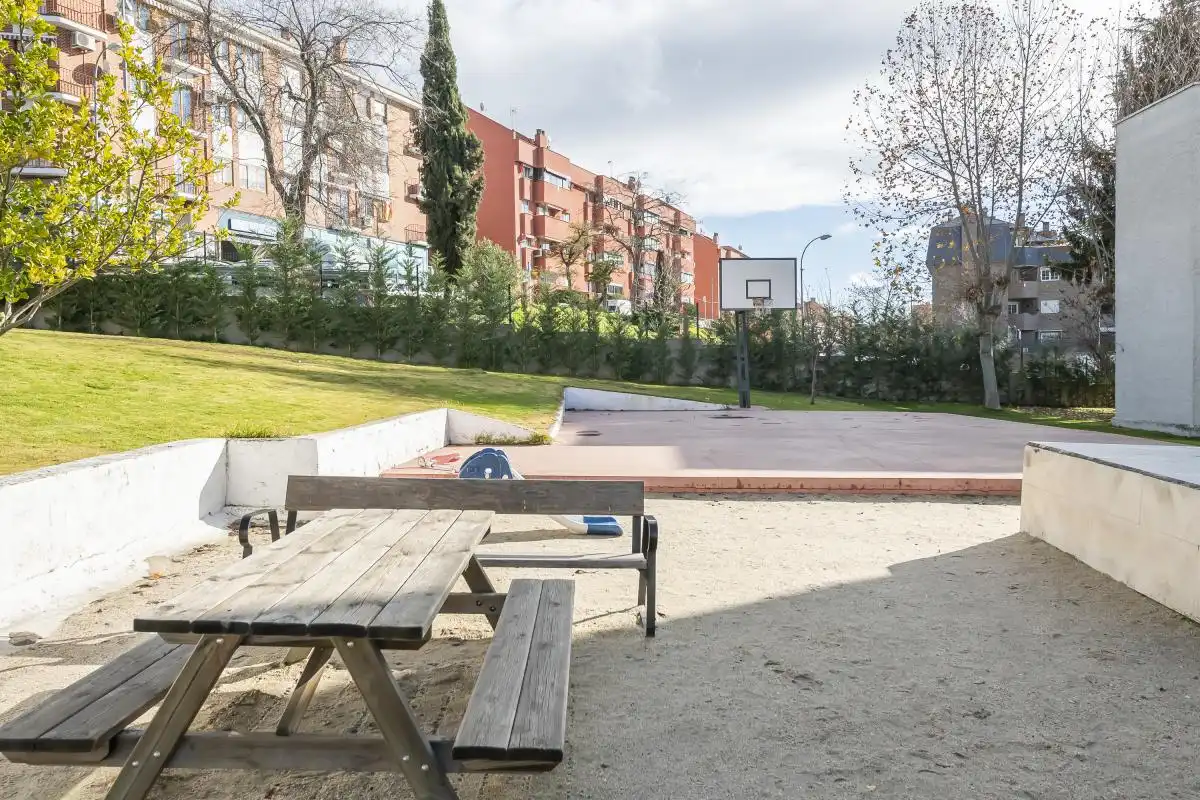 Terrassa de Pis en venda en Majadahonda amb Aire condicionat, Calefacció i Jardí privat