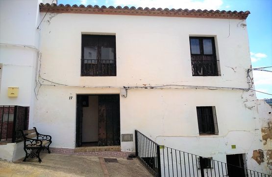 Casa adosada en venda a ABAJO, 17, Torre Alháquime