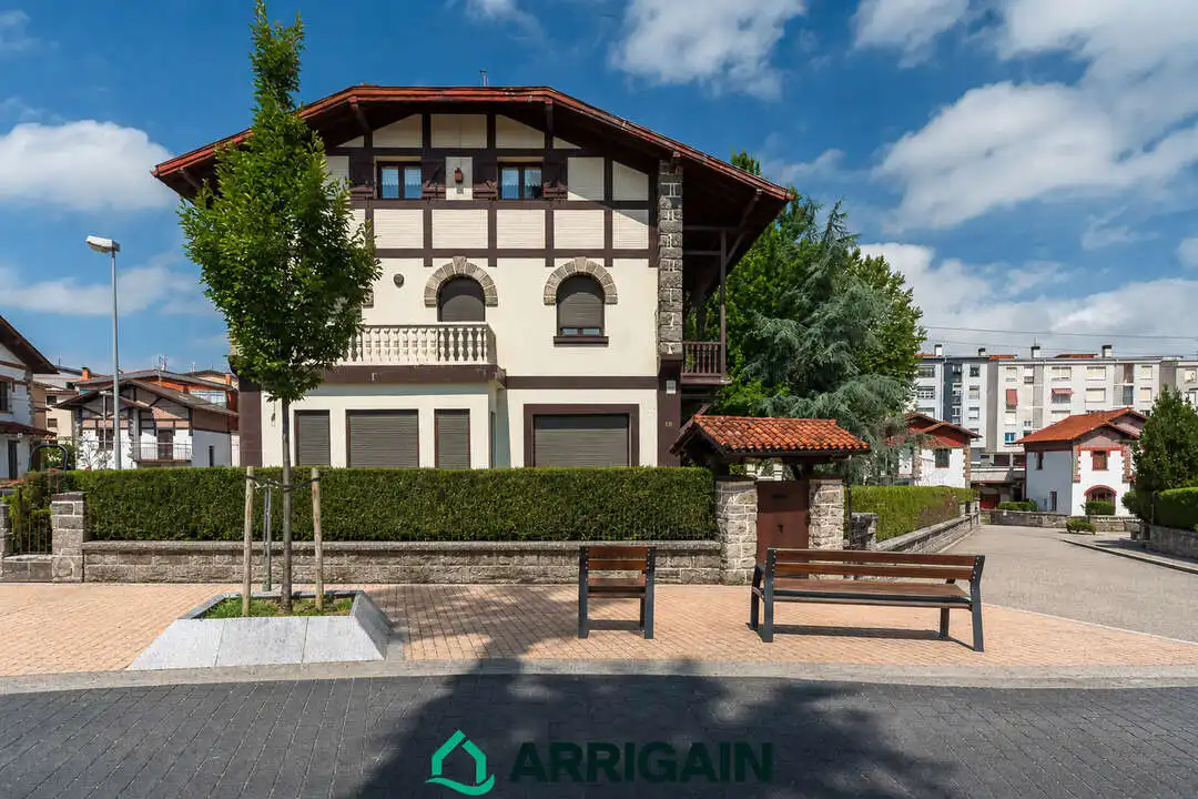 Vista exterior de Casa o chalet en venta en Irun  con Calefacción, Jardín privado y Terraza