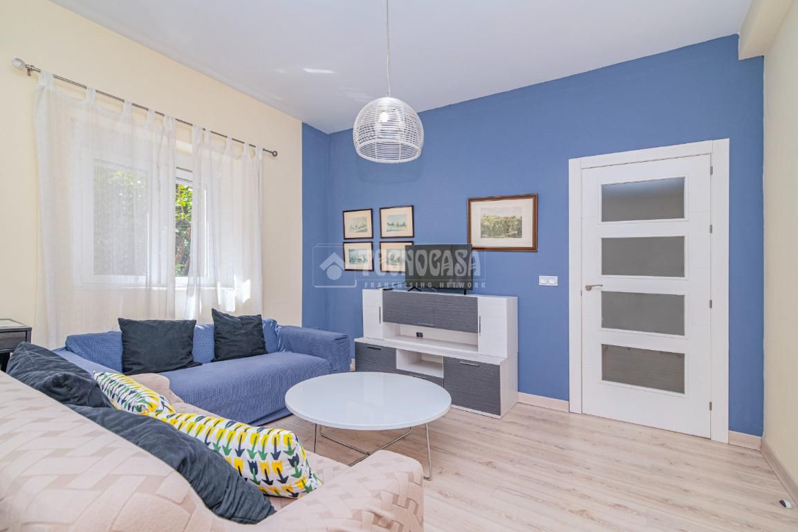 Living room of Flat for sale in  Granada Capital