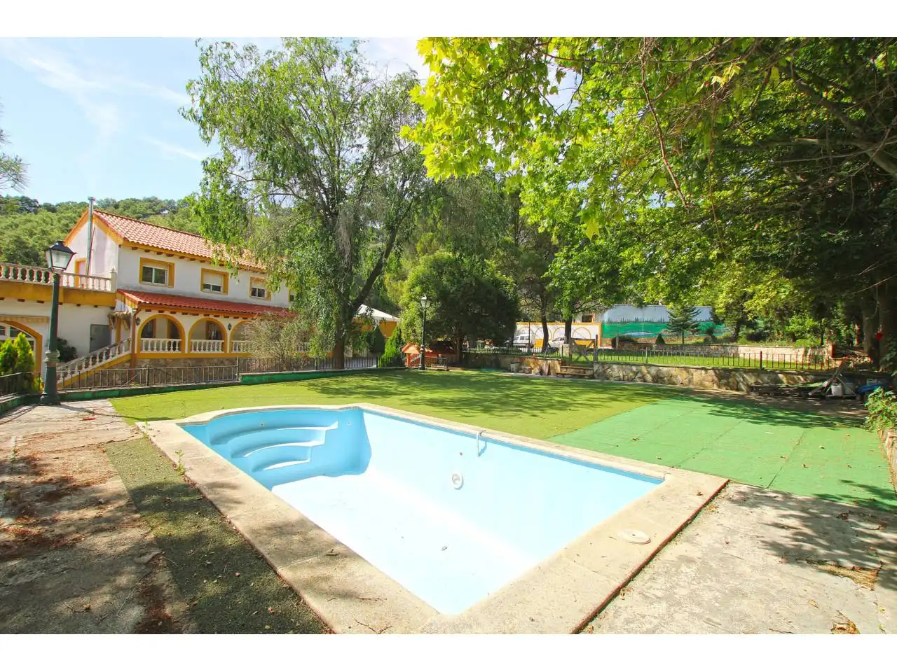 Piscina de Terreno en venta en Valdegrudas, Guadalajara