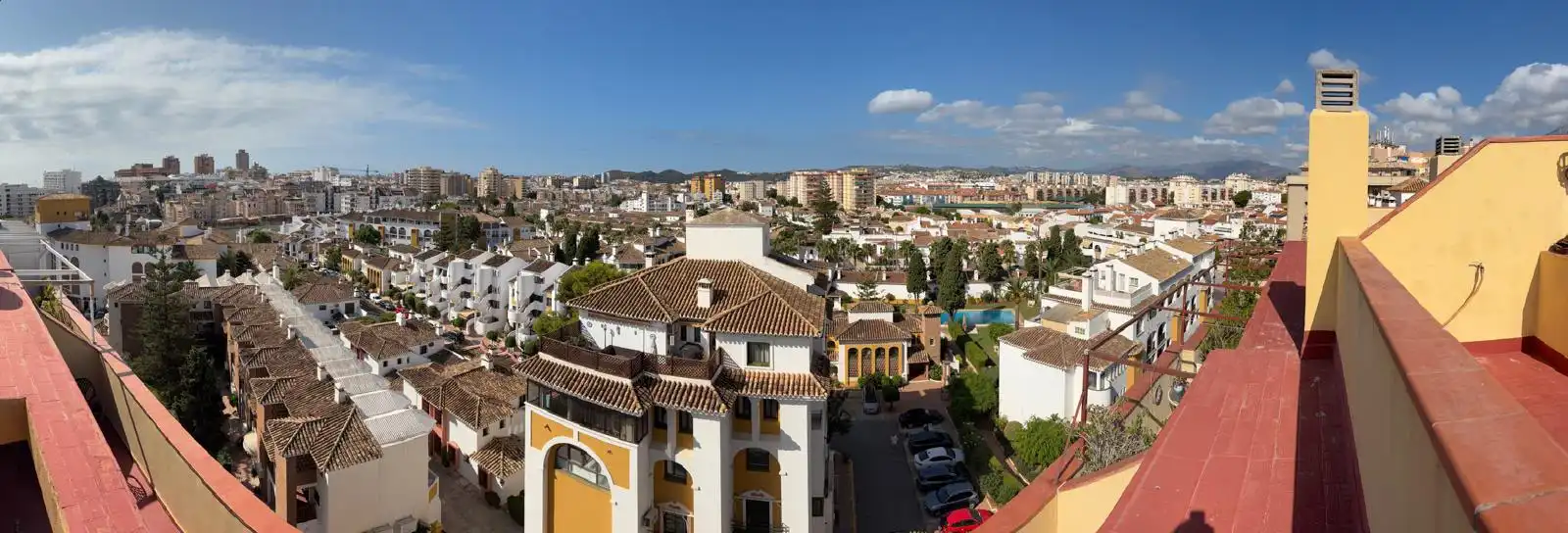 Außenansicht von Wohnung zum Verkauf in Fuengirola mit Klimaanlage, Terrasse und Möbliert