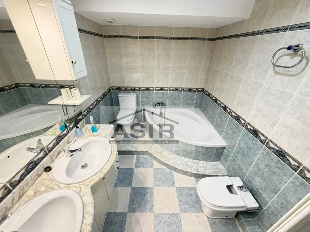 Baño de Piso de alquiler en Alzira con Balcón