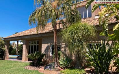 Vista exterior de Casa o xalet en venda en Paterna amb Terrassa i Piscina