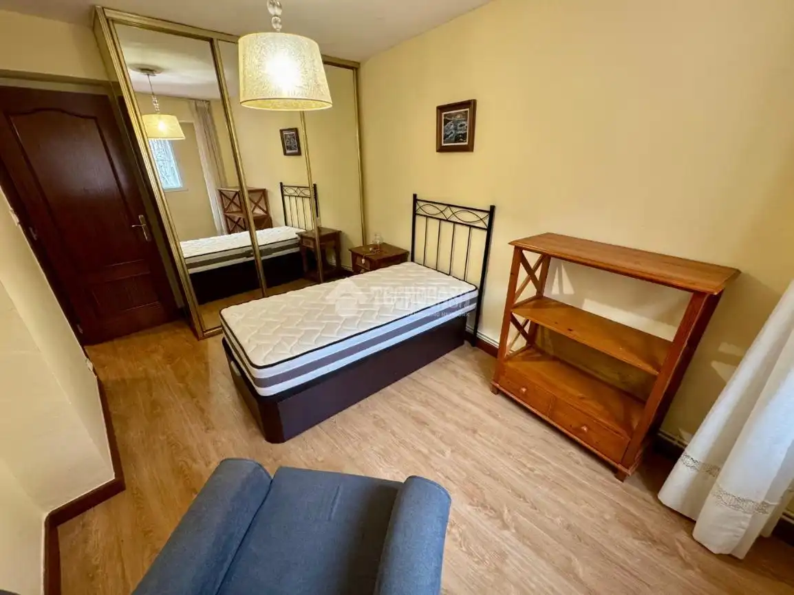 Schlafzimmer von Wohnung zur Miete in El Astillero   mit Heizung und Parkett