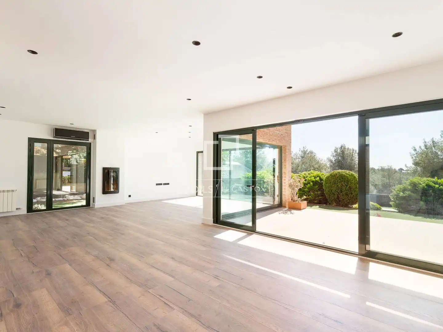 Sala d'estar de Casa o xalet de lloguer en Castelldefels amb Aire condicionat, Calefacció i Jardí privat