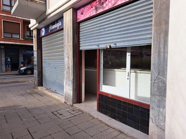 Locale commerciale in affitto a Santa Eugenia Kalea
