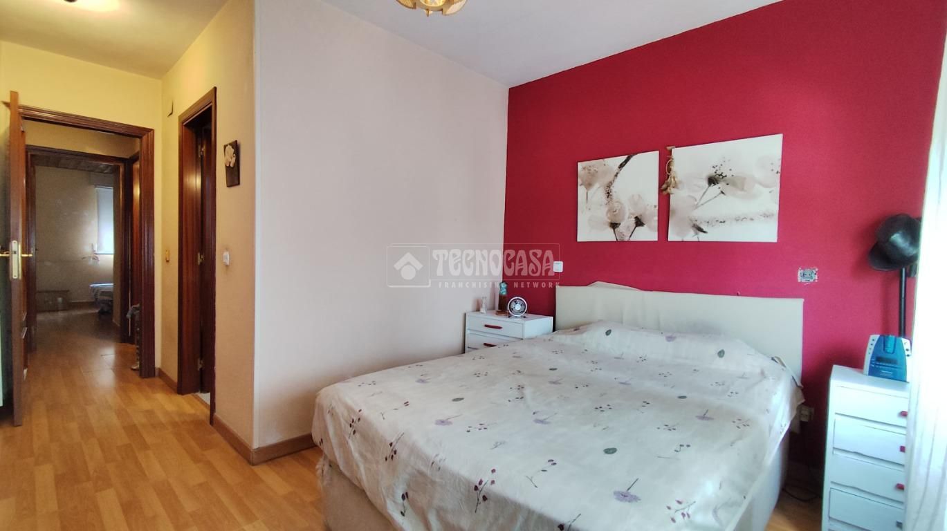 Bedroom of Flat for sale in  Madrid Capital  with Air Conditioner and Parquet flooring
