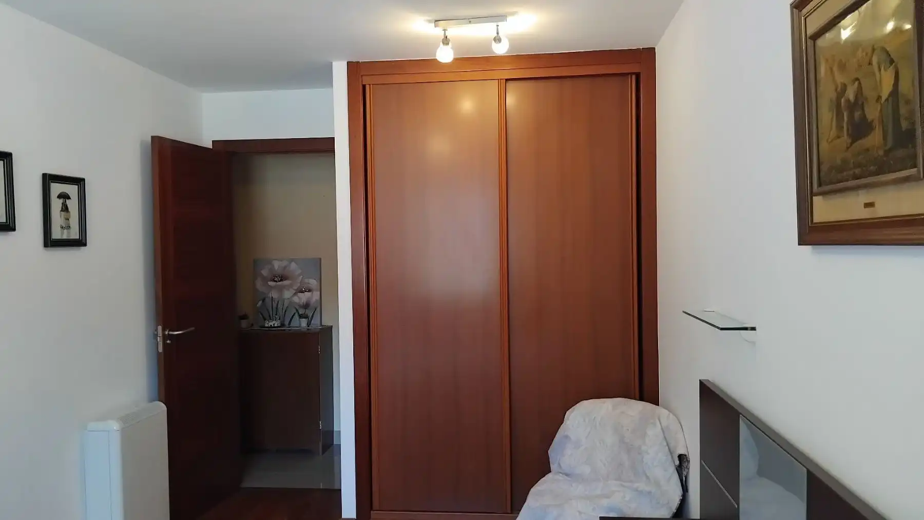 Habitación de Apartamento en venta en Ribeira con Calefacción, Trastero y Amueblado