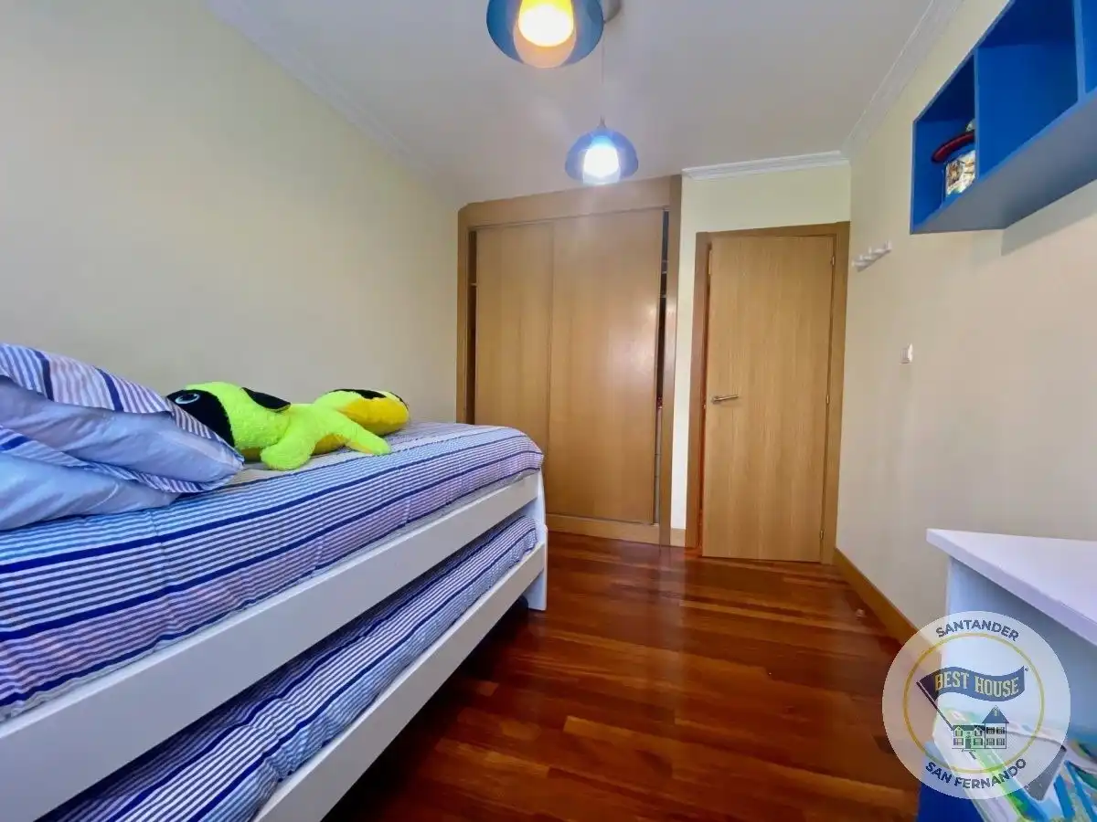 Wohnung zur Miete in Avenida de Cantabria, Valdenoja