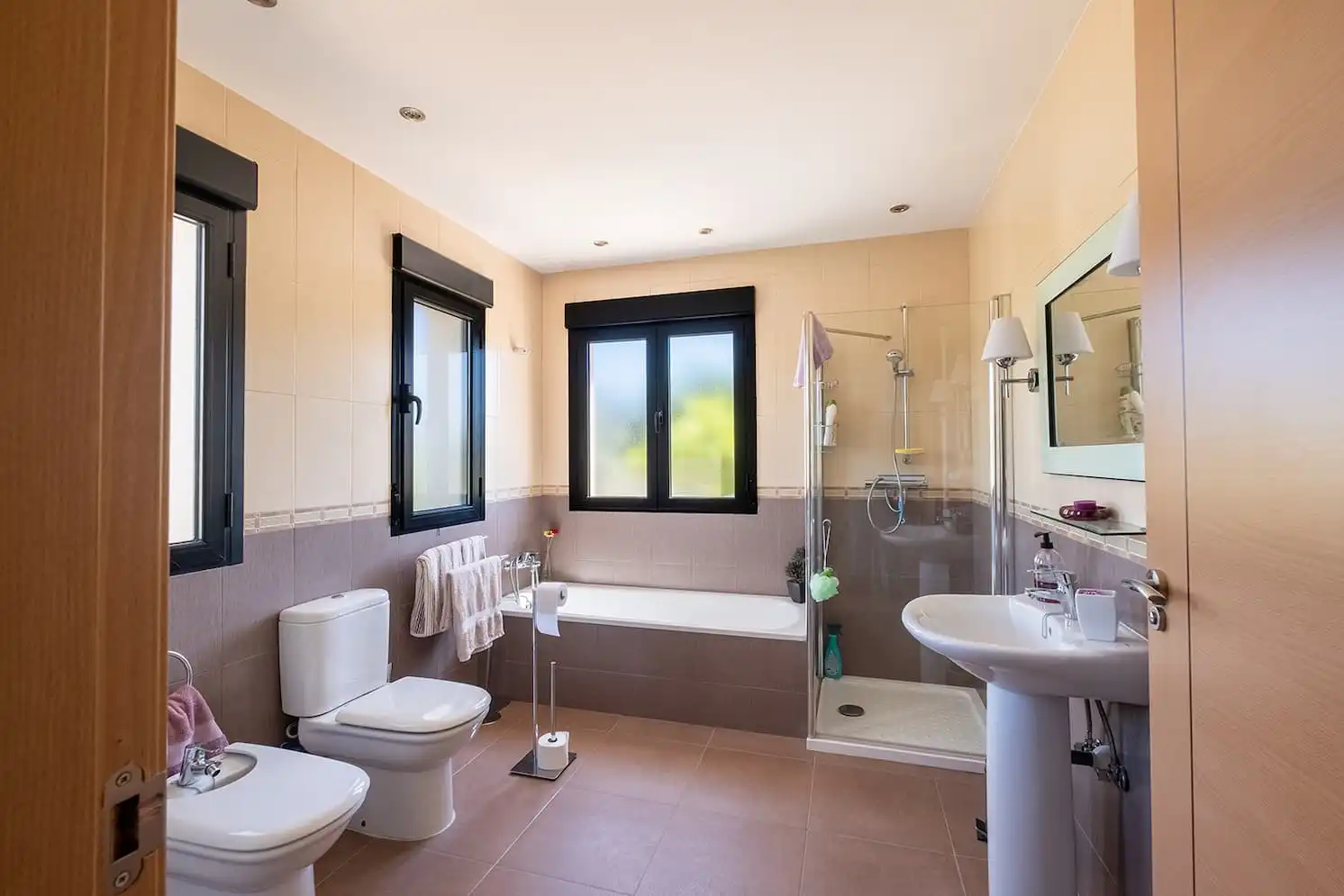 Baño de Finca rústica en venta en Montánchez con Aire acondicionado, Calefacción y Jardín privado