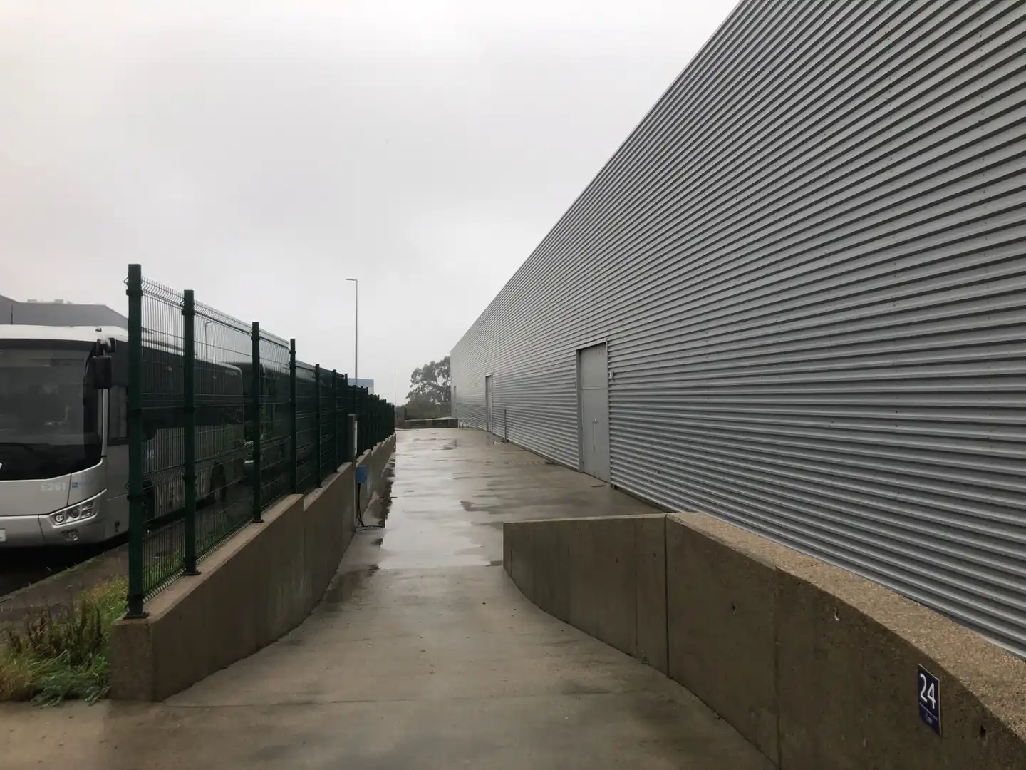 Vista exterior de Nave industrial en venta en Tui
