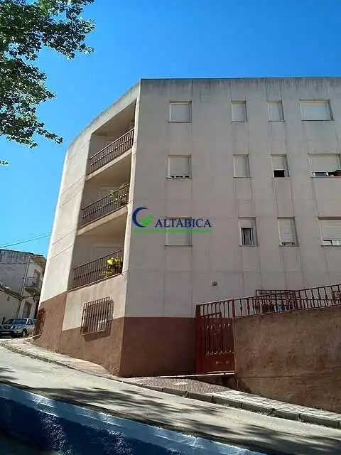 Vista exterior de Piso en venta en Navas de San Juan