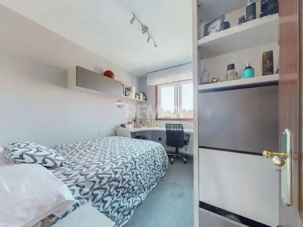 Habitación de Piso en venta en Vigo  con Calefacción, Parquet y Trastero
