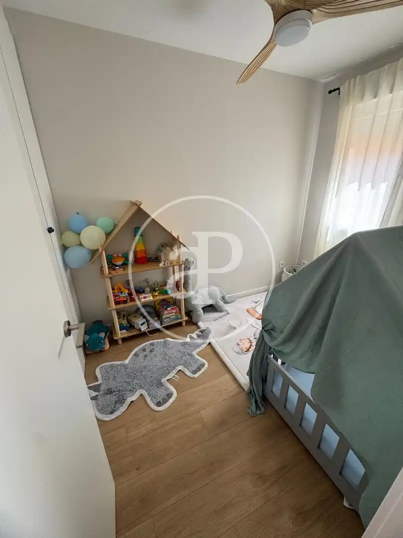 Bedroom of Flat for rent in Valencia  with Air Conditioner, Heating and Furnished