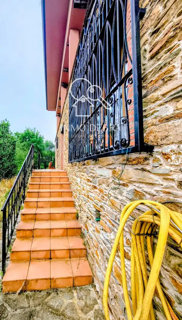Terrasse von Einfamilien-Reihenhaus zum Verkauf in Cudillero mit Heizung, Privatgarten und Terrasse